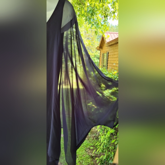 White house Black Market  Navy top size XS ( NWT) - Picture 3 of 6